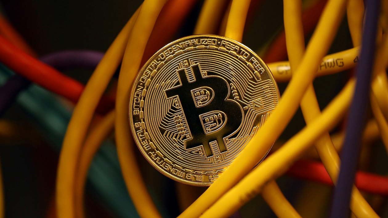 O preço atual de um Bitcoin é de US$ 27.093 com um volume de negociação de US$ 15 Bilhões nas últimas 24 horas
