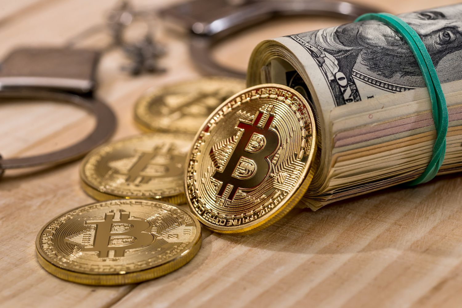 Bitcoin ganhou 8% e ultrapassou US$ 22.000