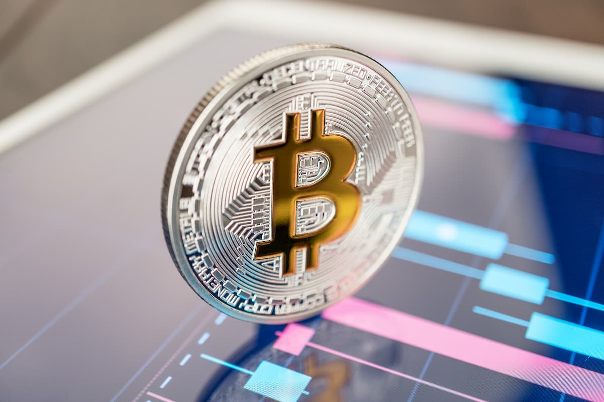 O preço atual de um Bitcoin é de US$ 25.458 com um volume de negociação de US$ 14 bilhões nas últimas 24 horas