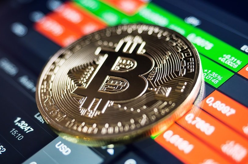 Análise de Tendência: Bitcoin Mantém Trajetória de Alta em Meio à Volatilidade do Mercado