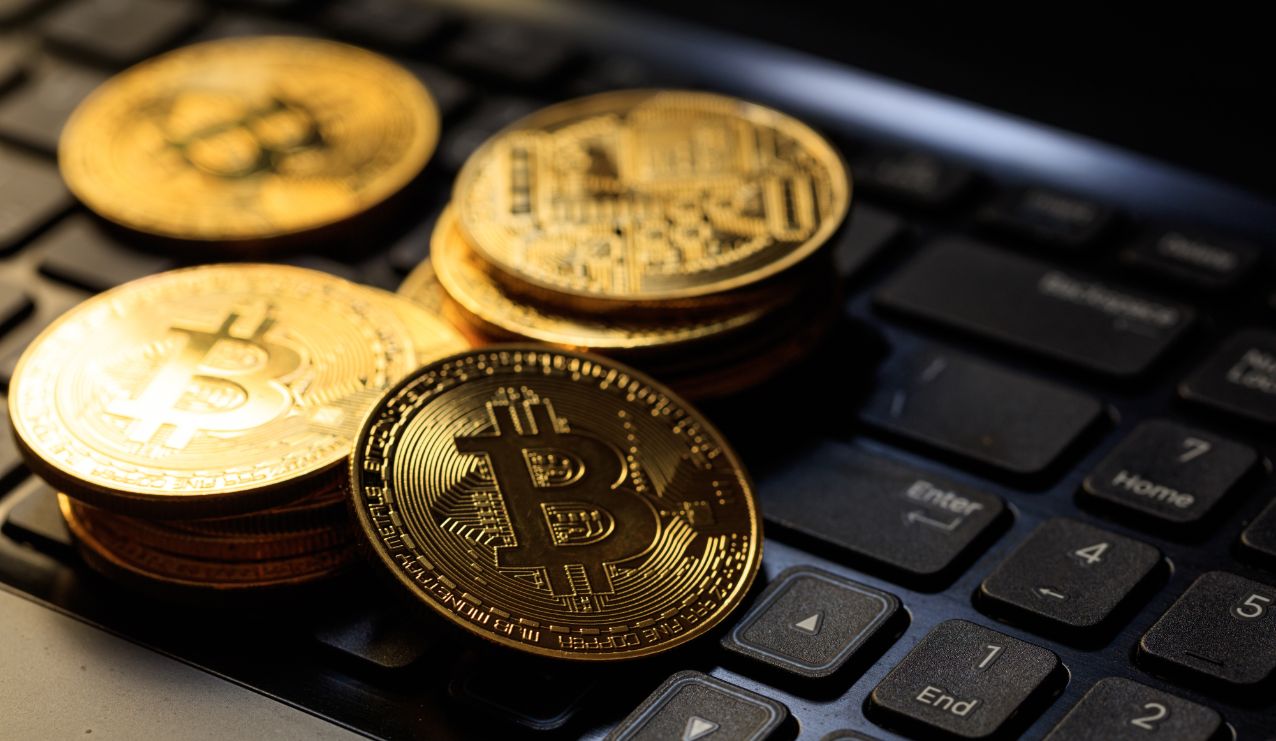 O preço atual de um Bitcoin é de US$ 26.608 com um volume de negociação de US$ 13.6 Bilhões nas últimas 24 horas